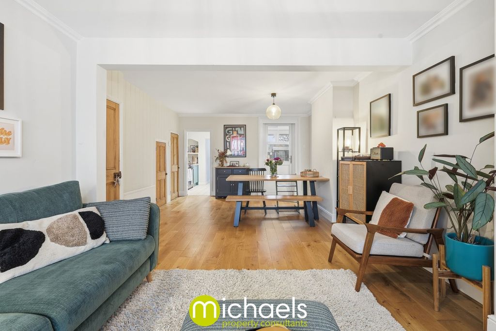 Property photo 3 of 27