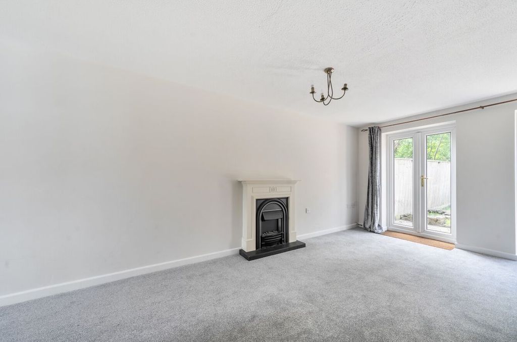 Property photo 2 of 13 146313512
