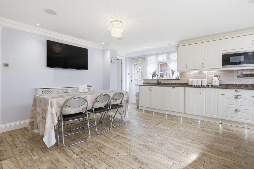 Property photo 3 of 57 5171336