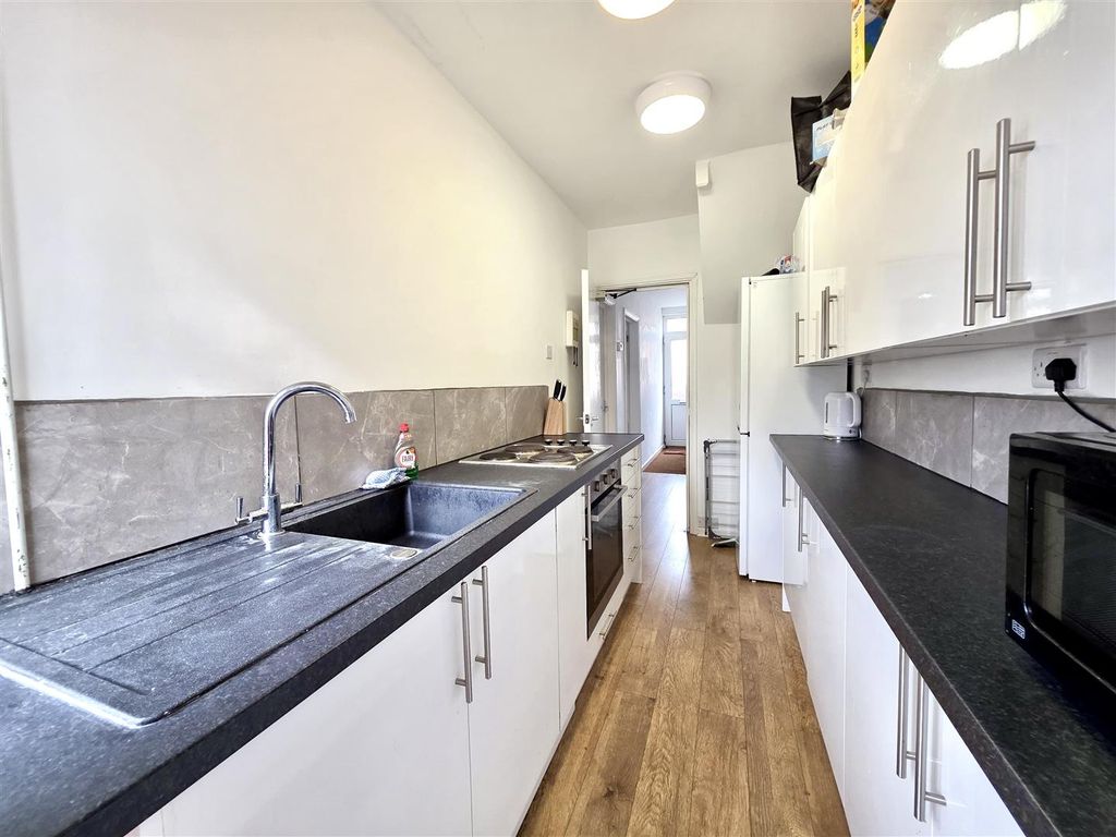 Property photo 3 of 13 Kitchen