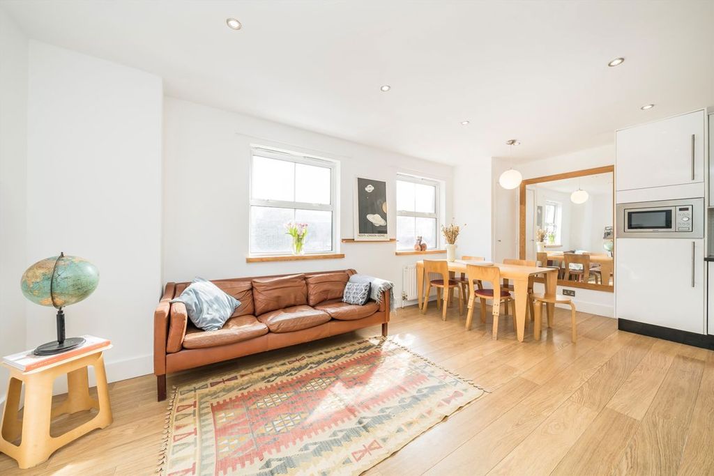 Property photo 2 of 7