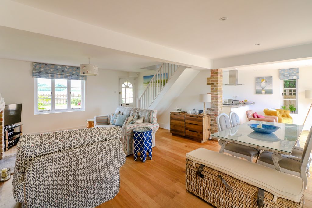 Property photo 2 of 11 2265433