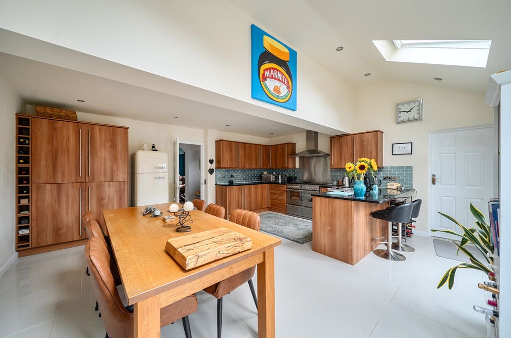 Property photo 3 of 20 15020879
