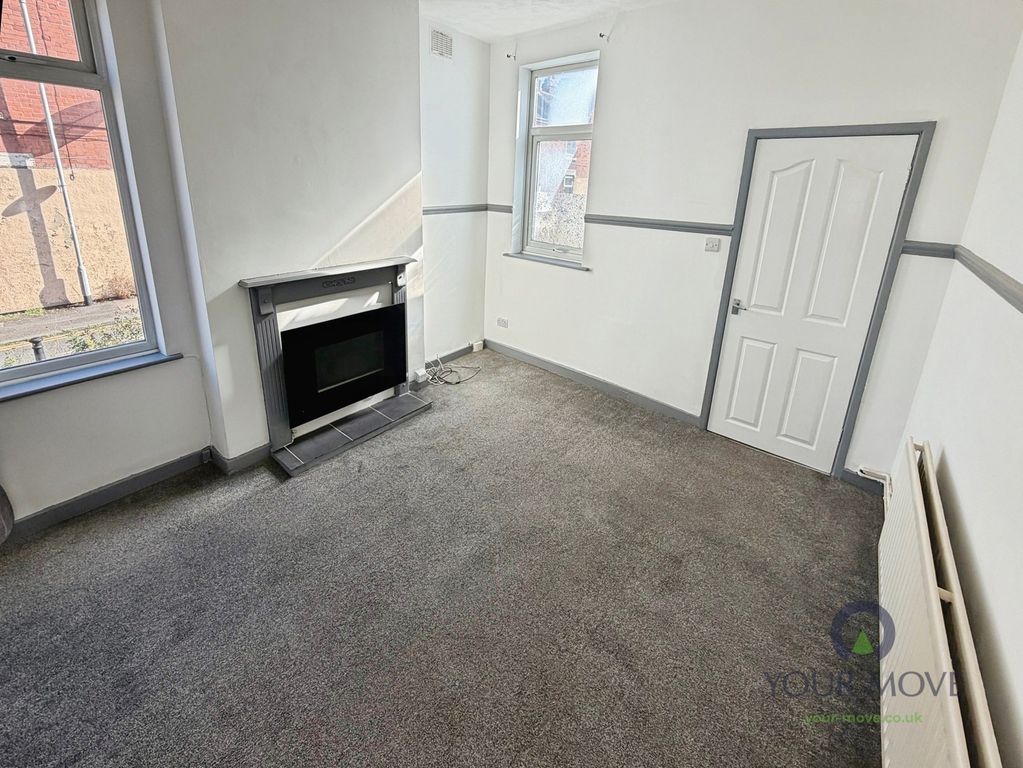 Property photo 3 of 8 Living Room