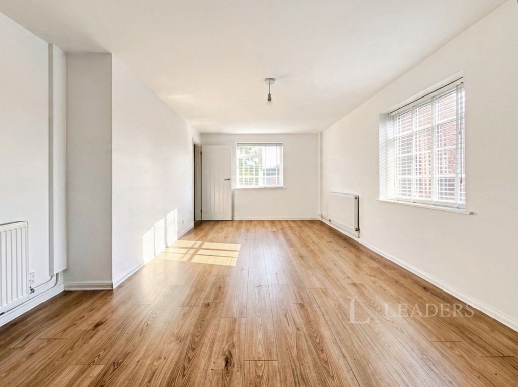 Property photo 3 of 15 Pbox-Img.Jpg