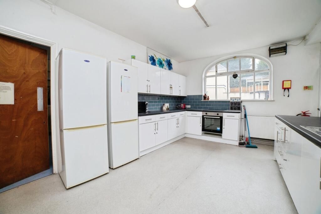 Property photo 3 of 5