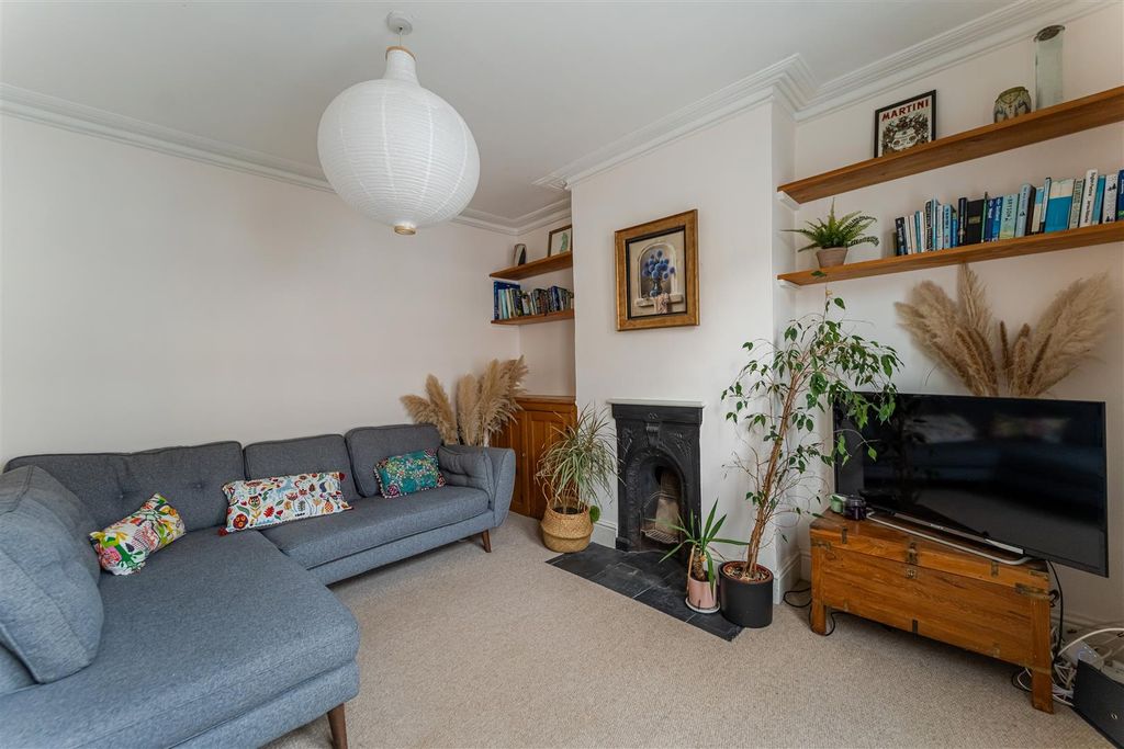 Property photo 2 of 14