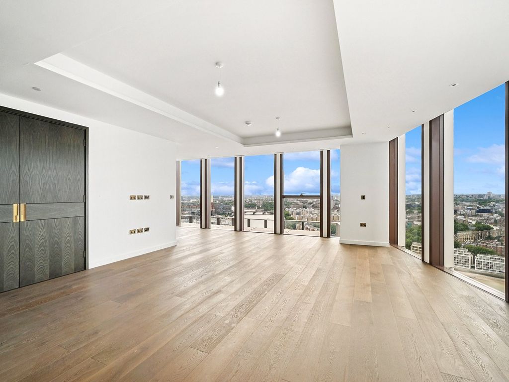 Property photo 2 of 23 Carnation Way