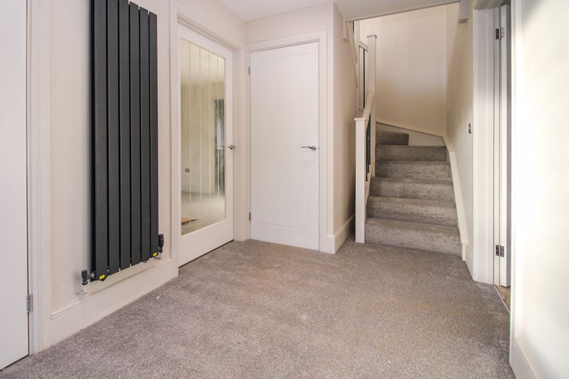 Property photo 2 of 23 Entrance Hall