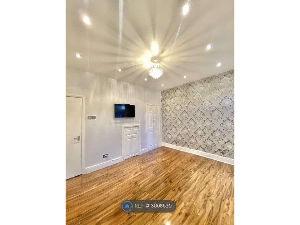 Property photo 1 of 18 Dining Room/Reception2