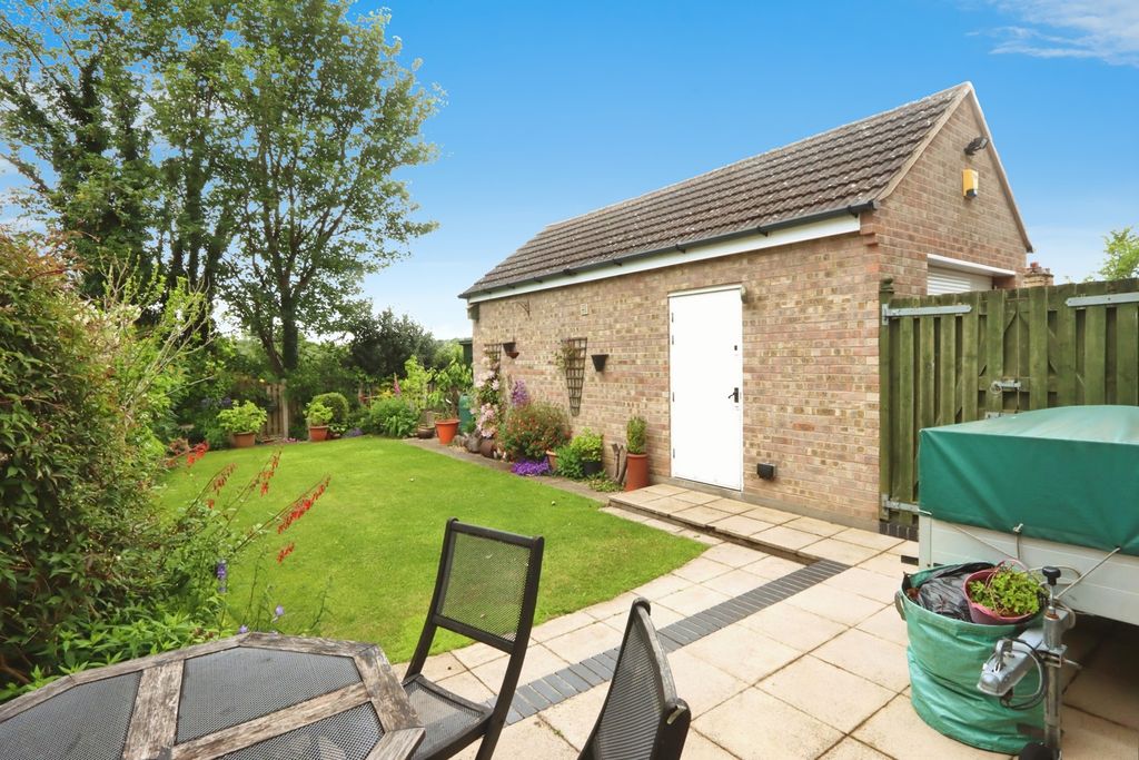 Property photo 2 of 17 Photo