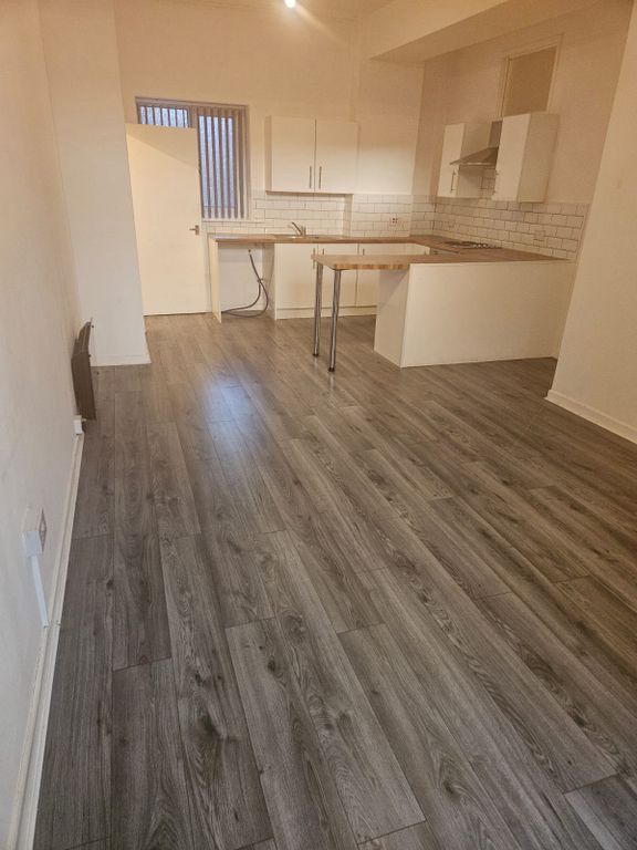 Property photo 2 of 17 Photo 1