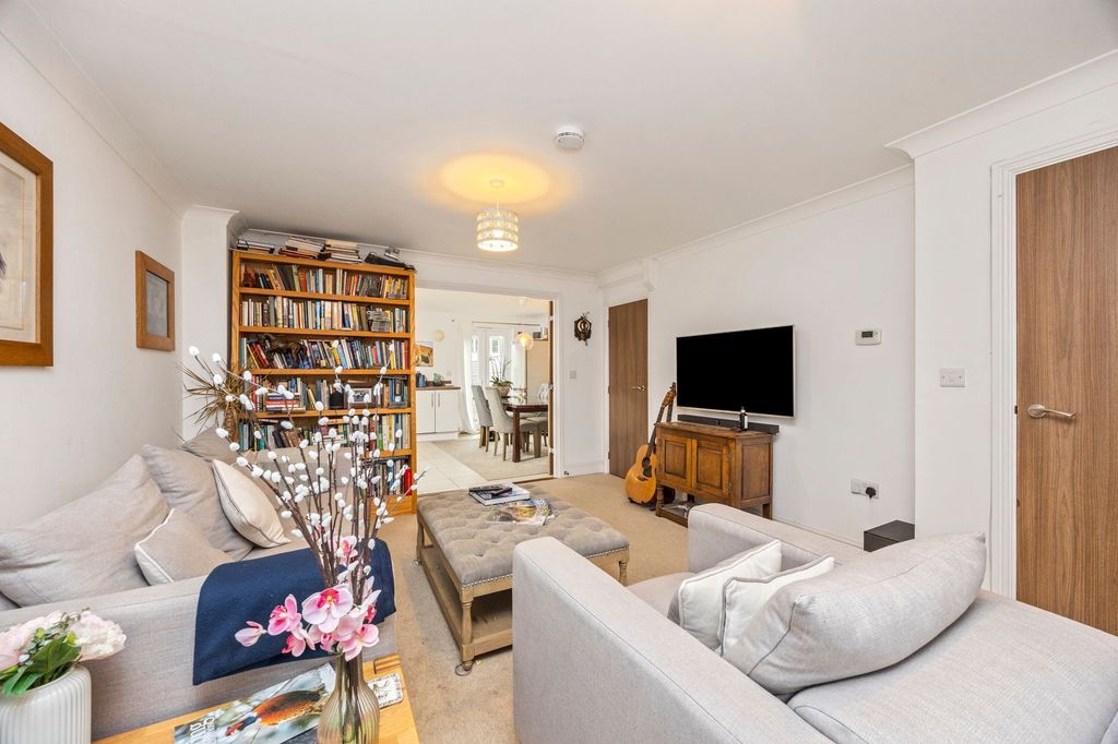 Property photo 2 of 20 Living Room