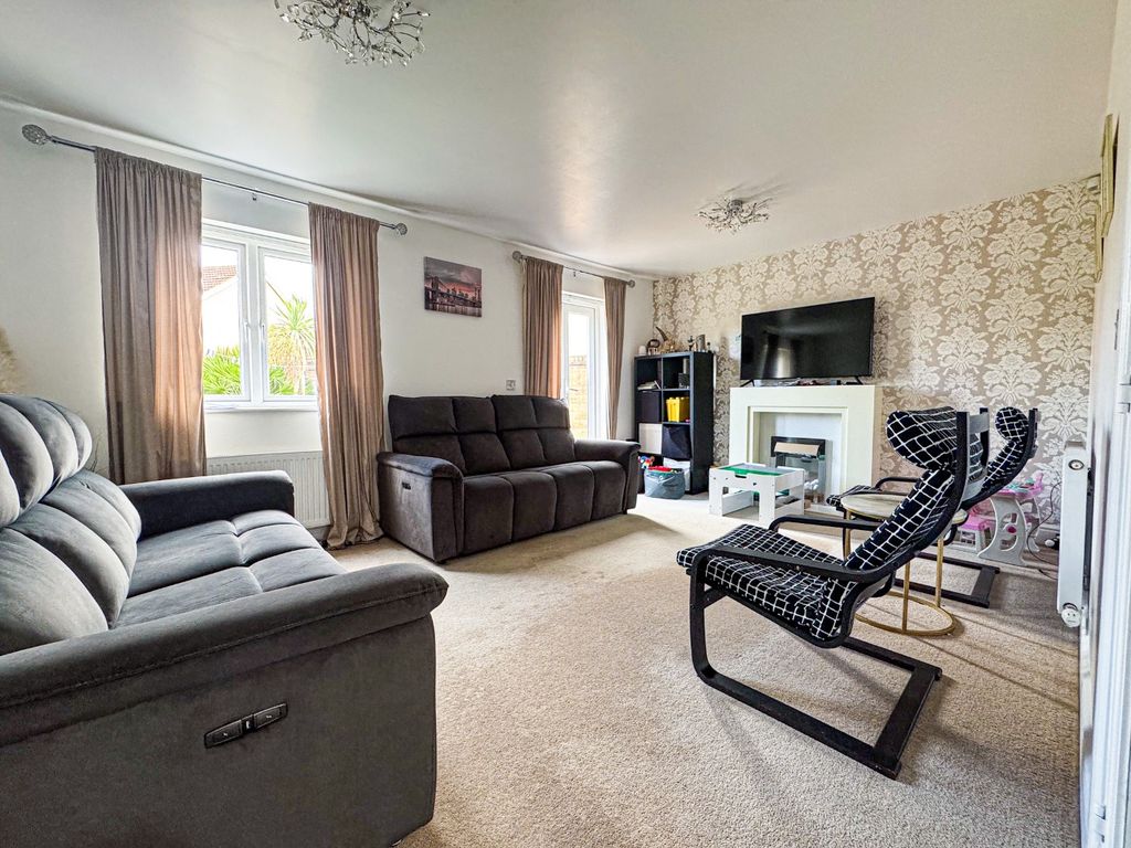 Property photo 2 of 22 4456574