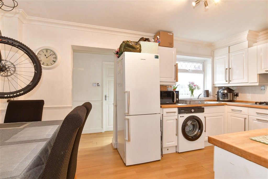 Property photo 2 of 8 Kitchen