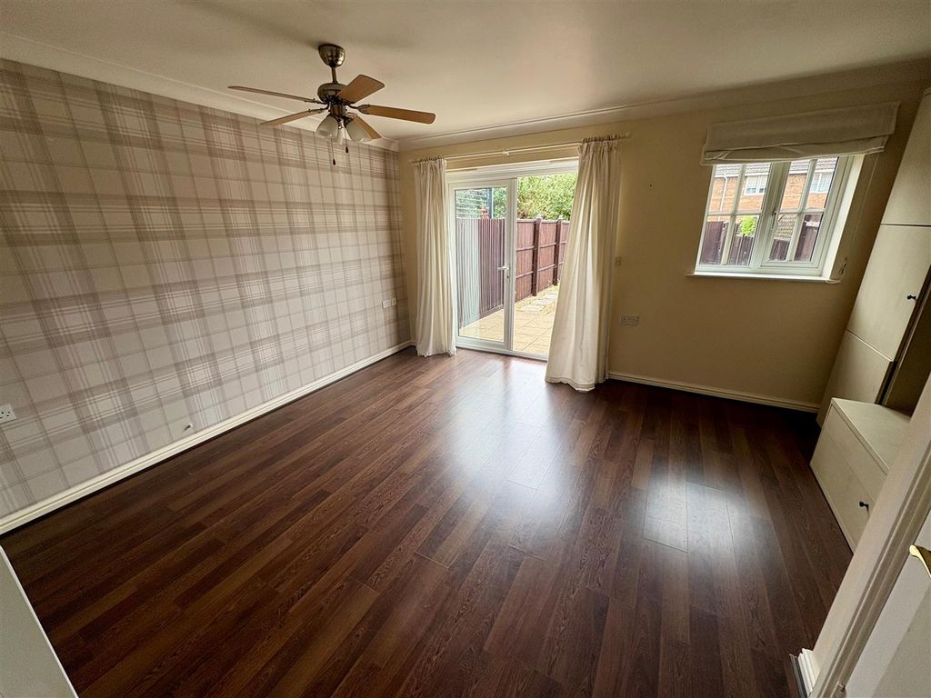 Property photo 3 of 9 Living Room.Jpg