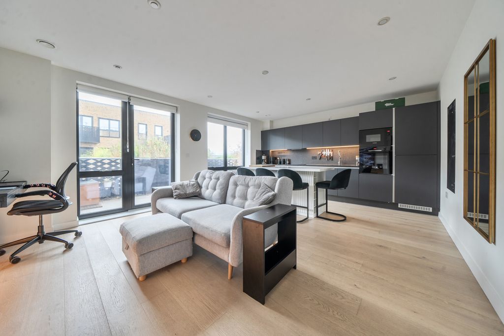 Property photo 3 of 22 1476668-13-6A26d3...