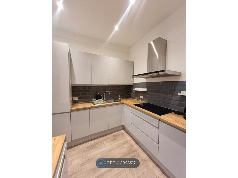 Property photo 1 of 3