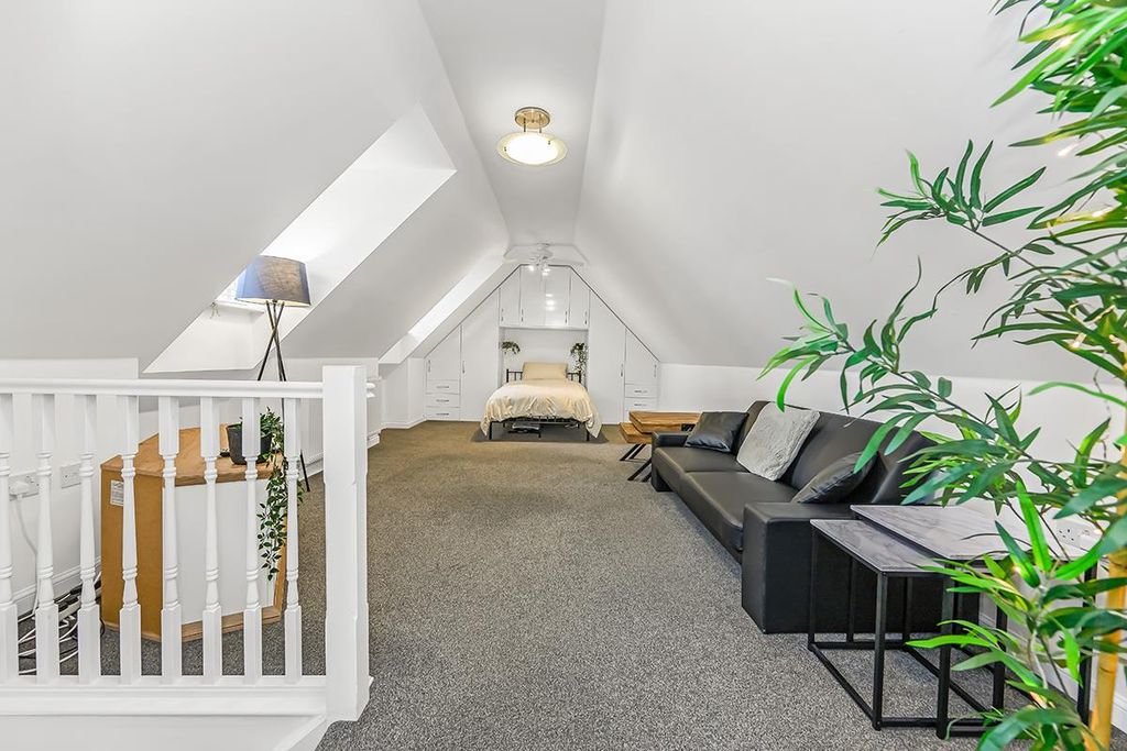 Property photo 1 of 19 Living Bedroom.Jpg