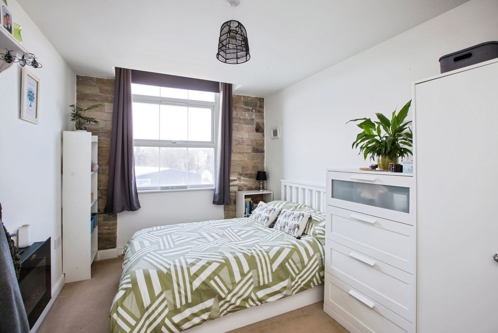 Property photo 3 of 16 Bedroom