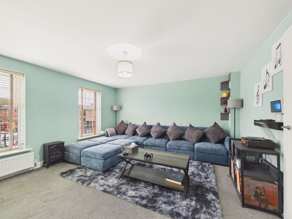 Property photo 2 of 17 5182374