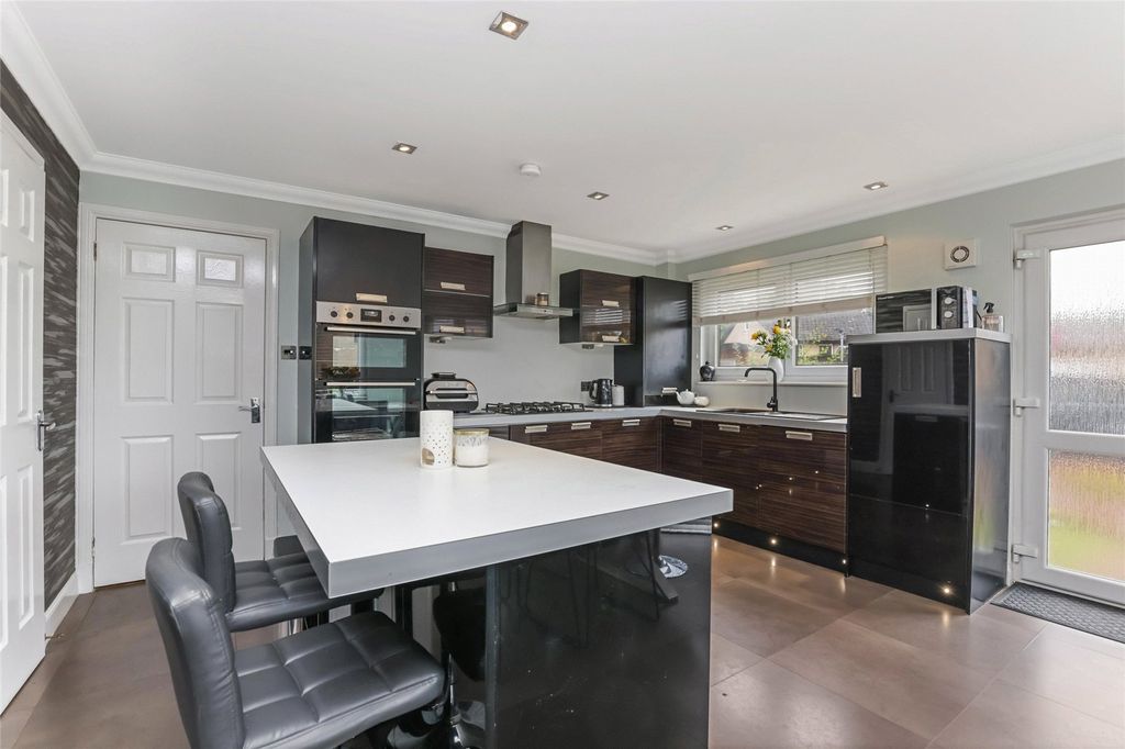 Property photo 3 of 21 Picture No. 05