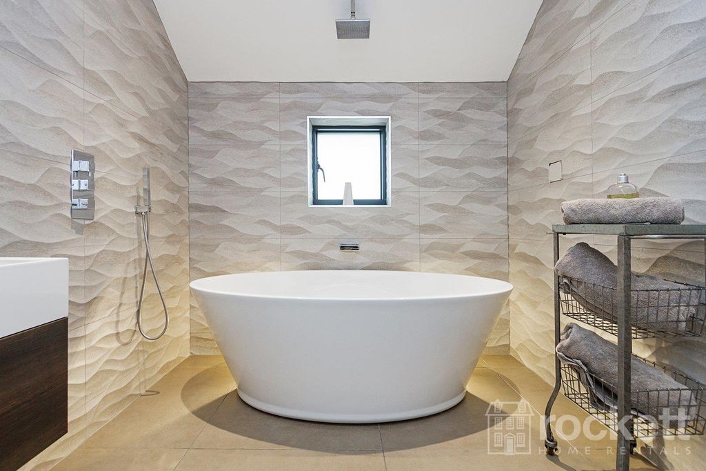 Property photo 1 of 42 Picture 1