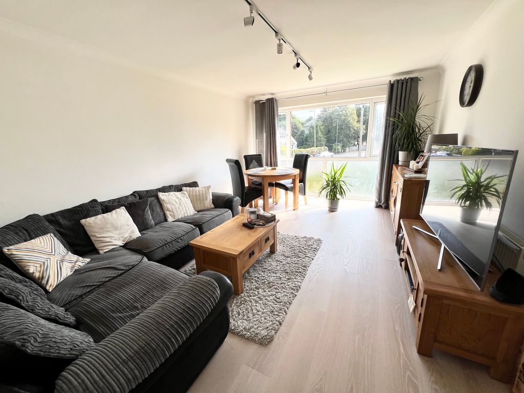 Property photo 2 of 10 Img_2125 1