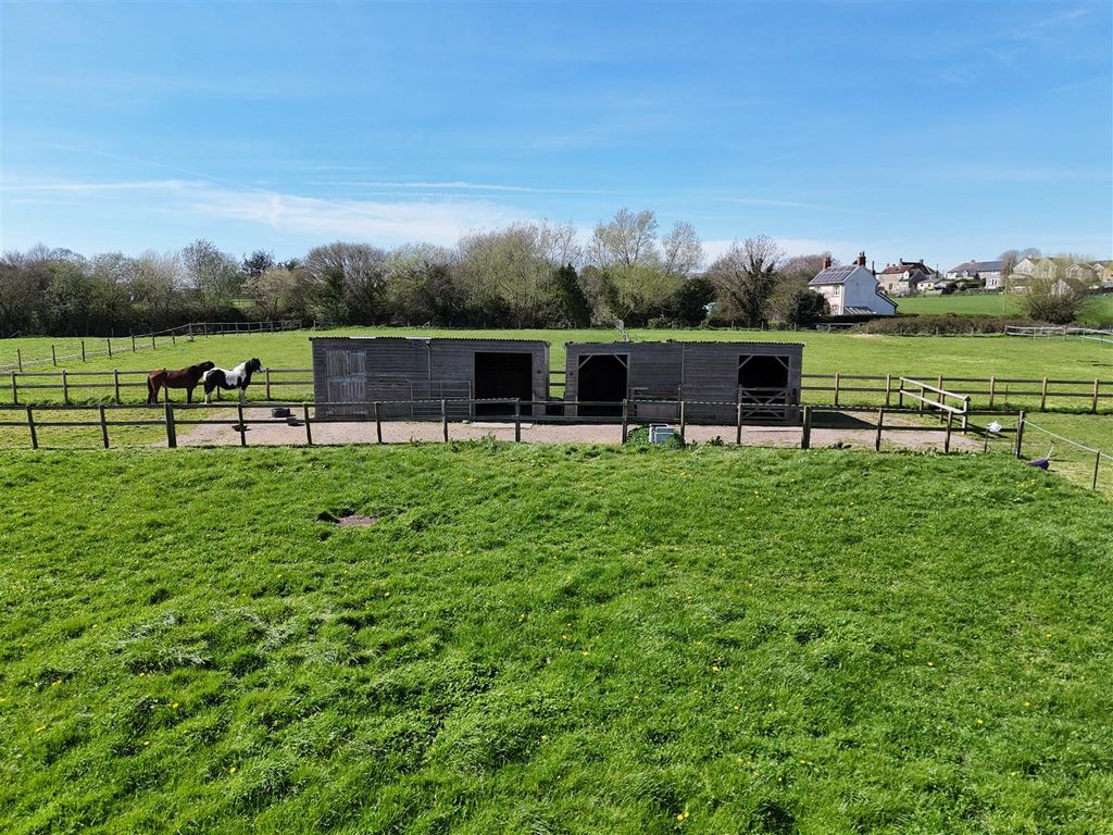 Property photo 2 of 10 2