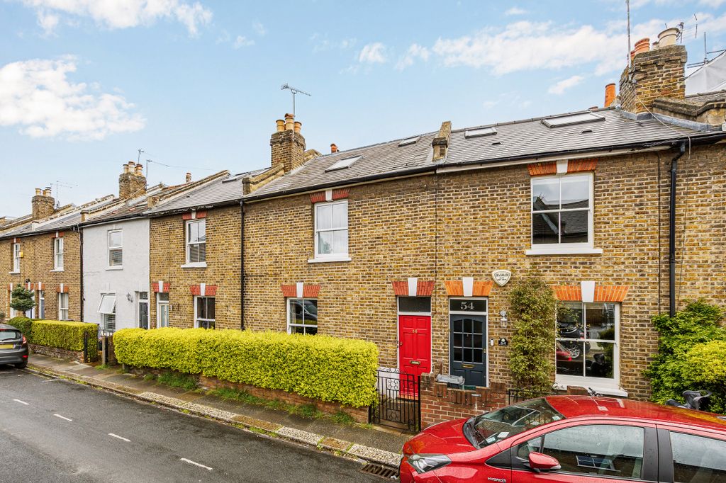 Property photo 1 of 16 Enfield Road (2)