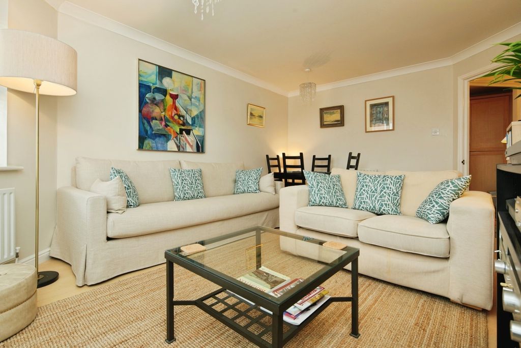 Property photo 3 of 18 Pbox-Img.Jpg