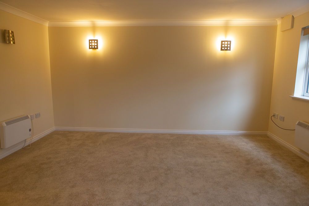Property photo 2 of 7 Living Room