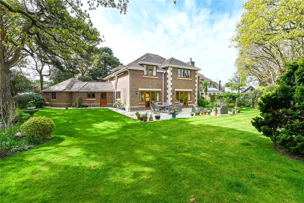 Property photo 1 of 29 Picture No. 04