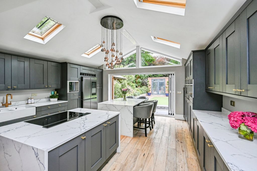 Property photo 2 of 27 Pbox-Img.Jpg