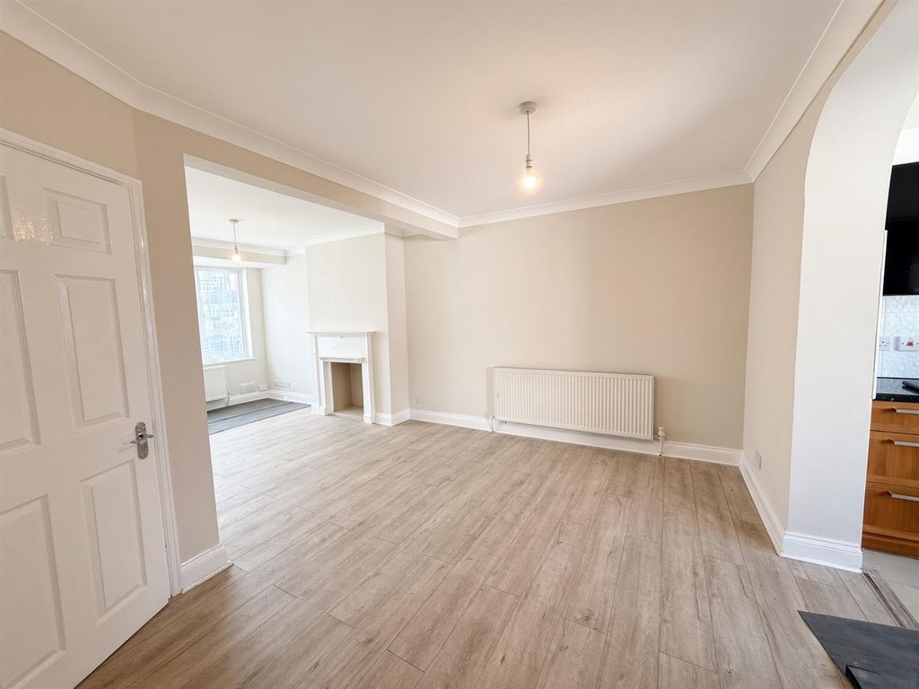 Property photo 2 of 13 01_Living_Room_Enhanced.Jpg