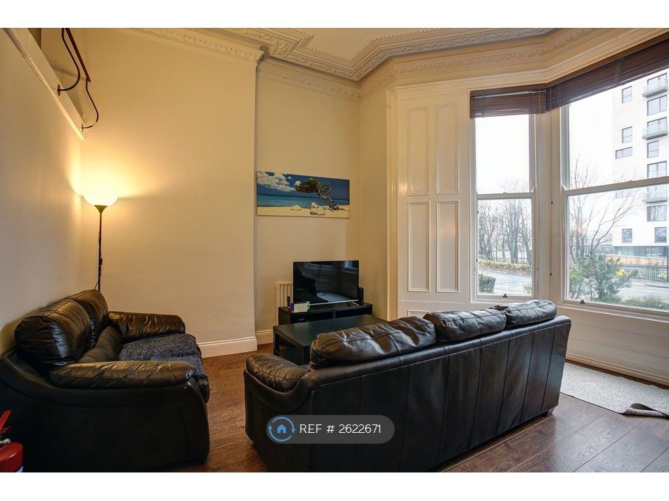 Property photo 3 of 12 Living Room