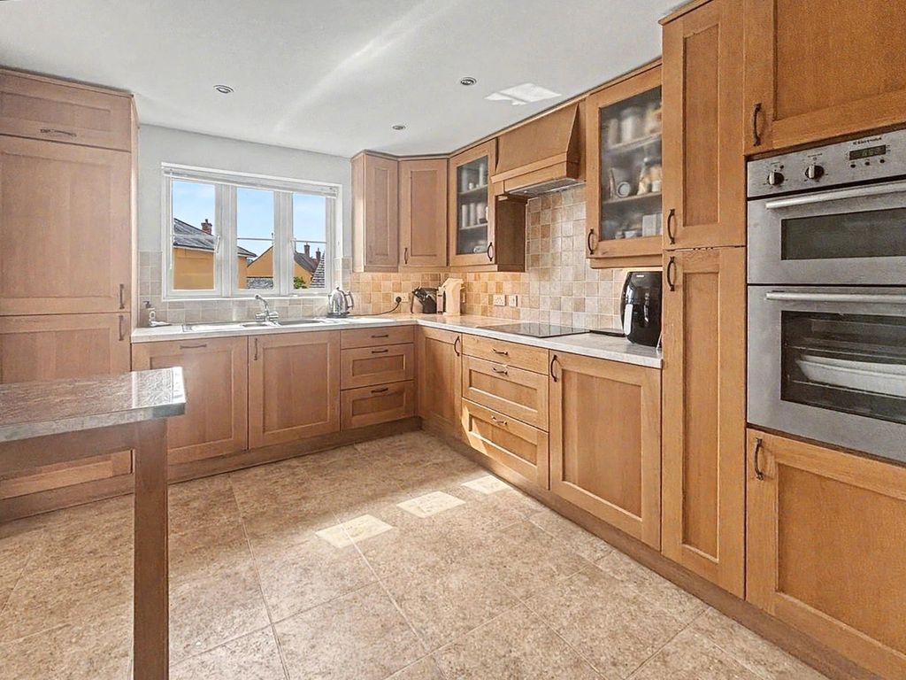 Property photo 3 of 17 Picture No. 53