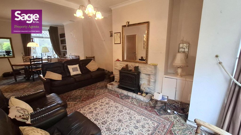 Property photo 2 of 29