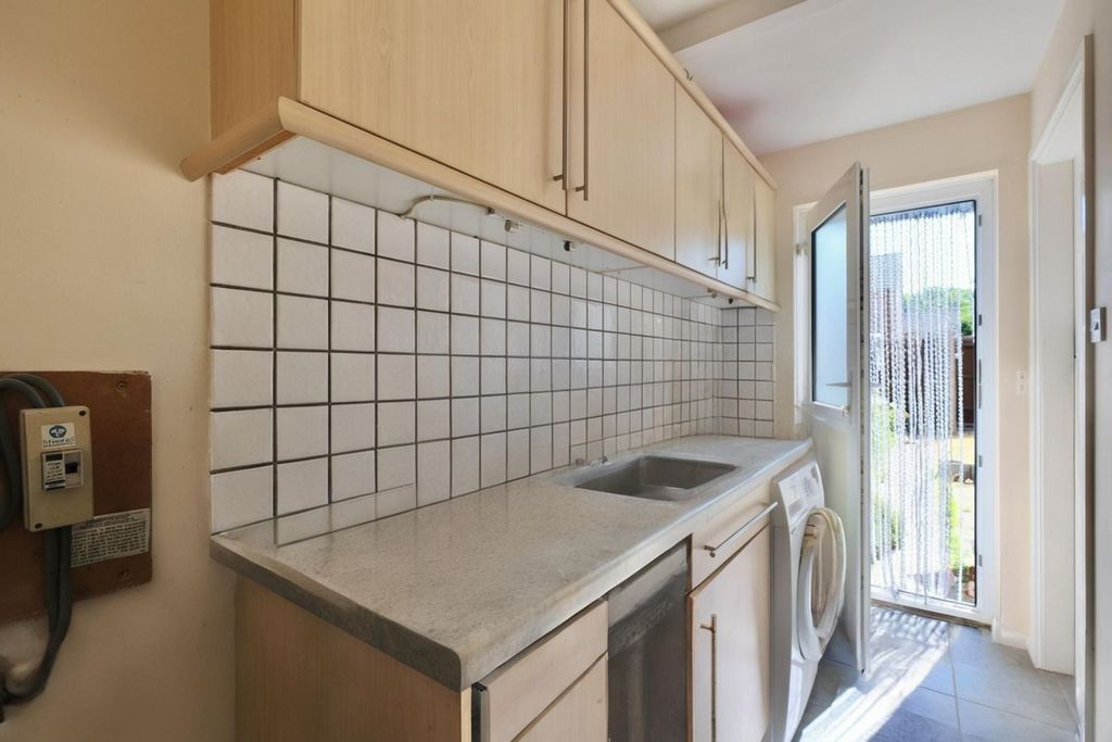 Property photo 3 of 5