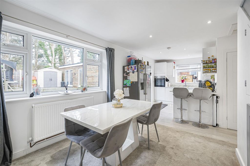 Property photo 2 of 27 Diner