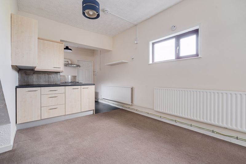 Property photo 2 of 13 Photo 4