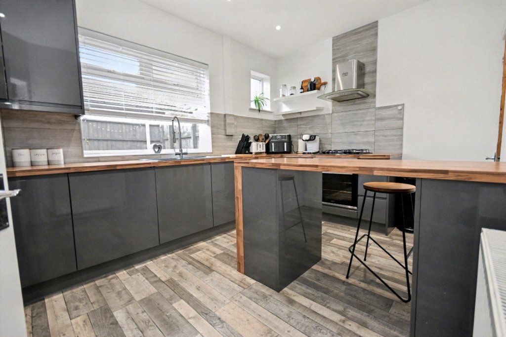 Property photo 2 of 17 Picture No. 13