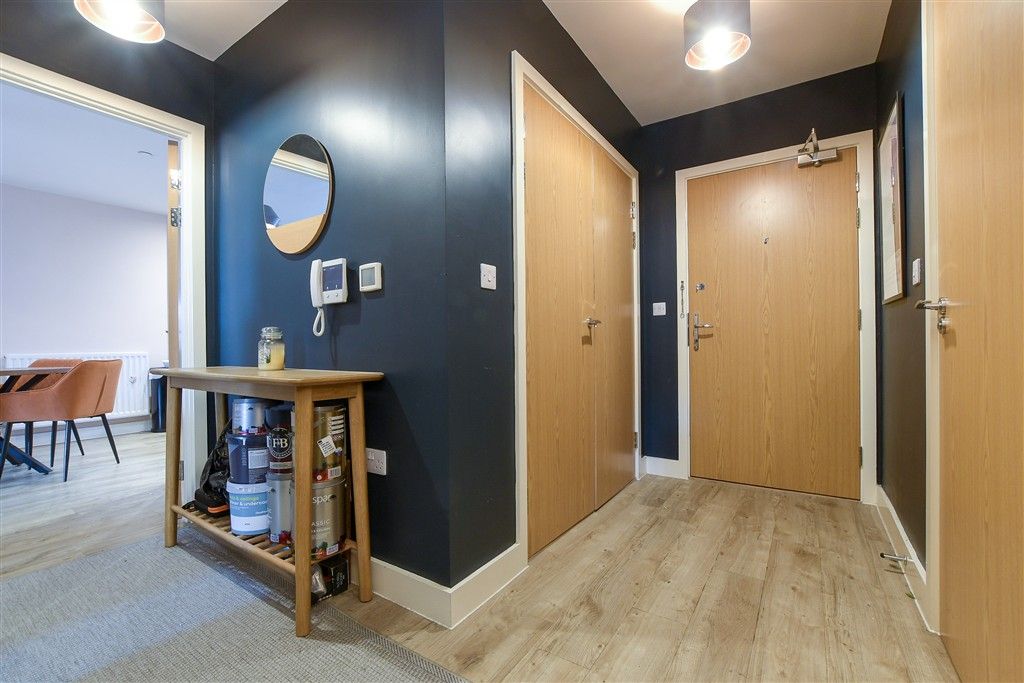 Property photo 2 of 14 Entrance Hall