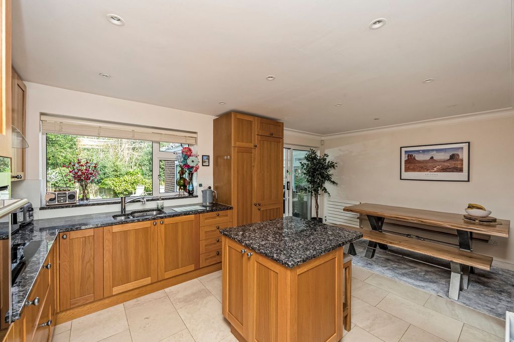 Property photo 3 of 22