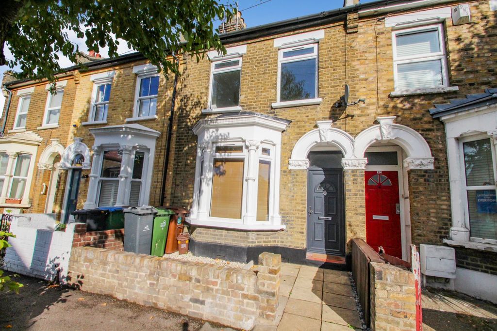 Property photo 1 of 11 1676371