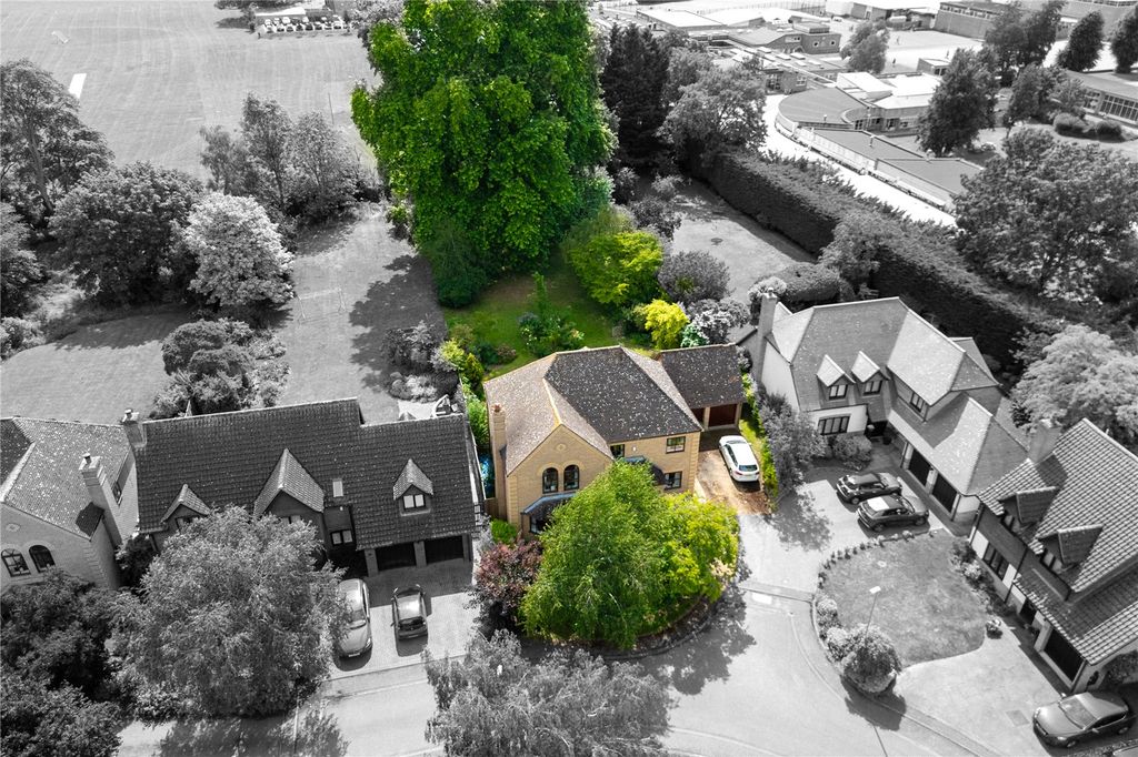 Property photo 2 of 15 Picture No. 11