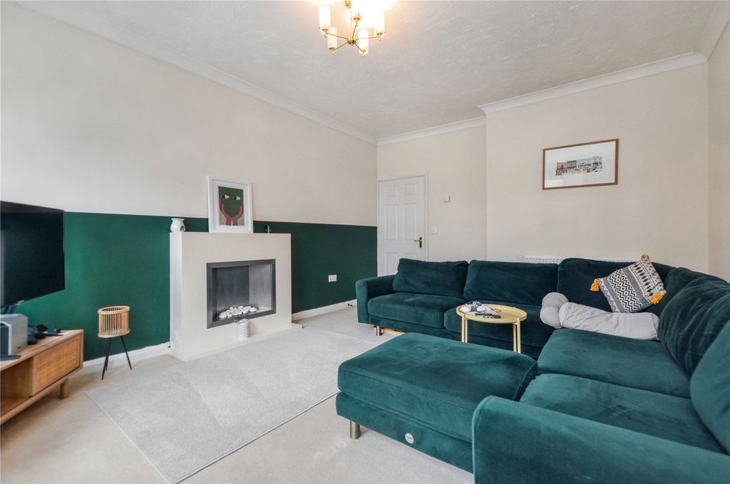 Property photo 2 of 28 Picture No. 03