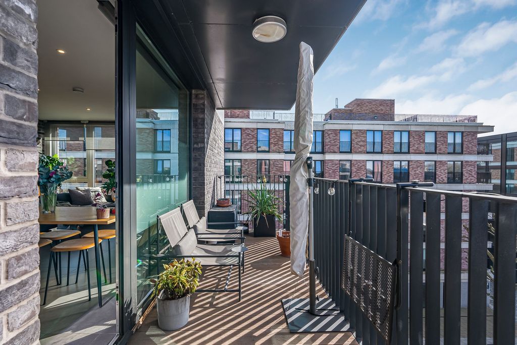 Property photo 1 of 31