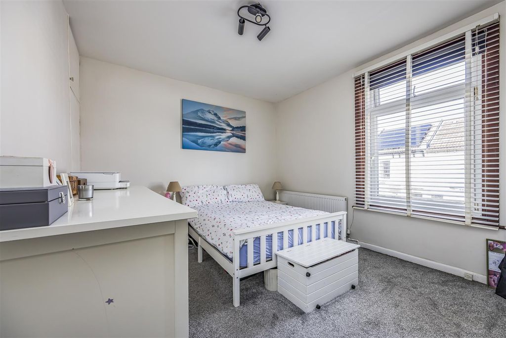 Additional image 10 of 2 bed property for saleTokio Road, Portsmouth PO3