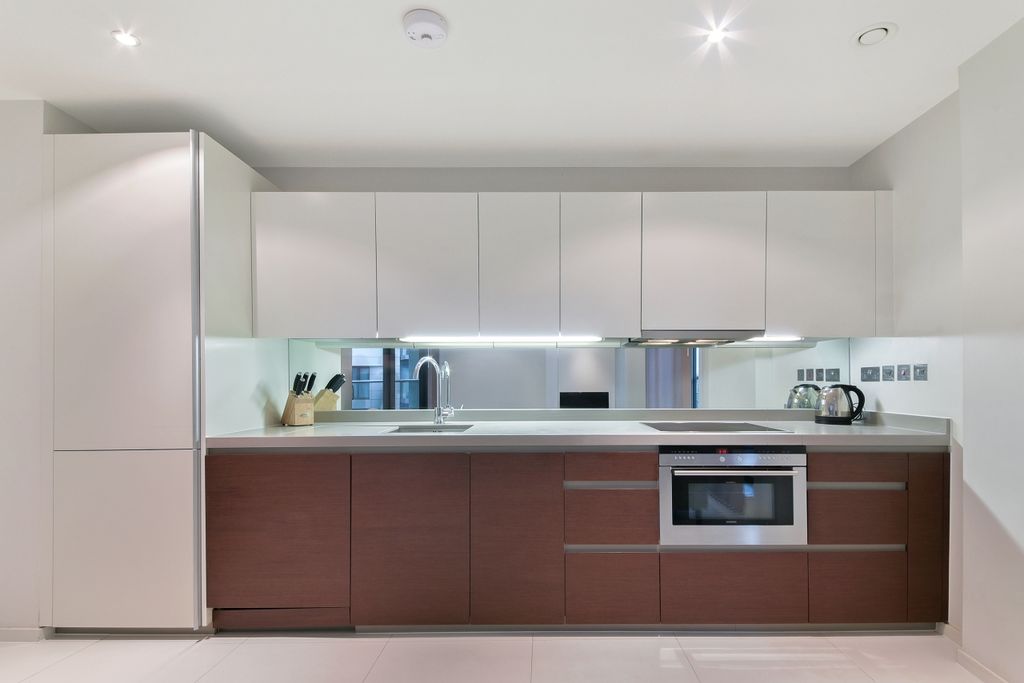 Property photo 3 of 8 Kitchen
